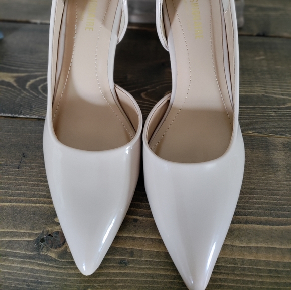 Heels - Picture 2 of 3